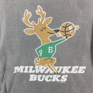 Vtg 90s Hardwood Classics Milwaukee Bucks Basketball Sweater Bango Logo‎ T-Shirt